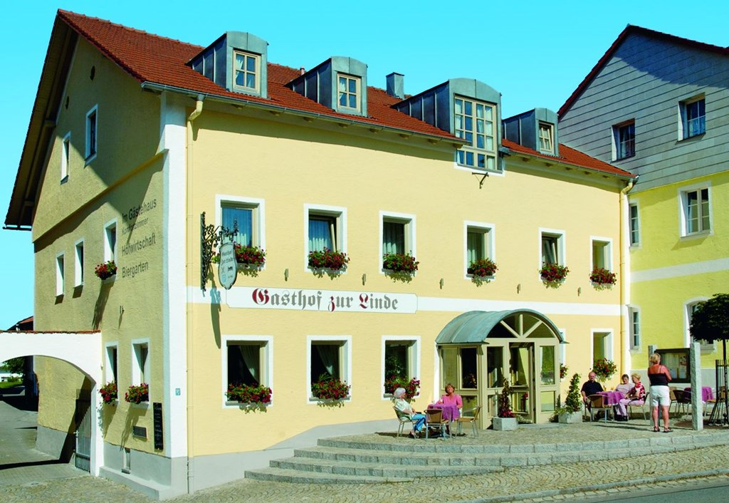 Hotel-Gasthof Zur Linde (FeWo) In Neukirchen B. Hl. Blut