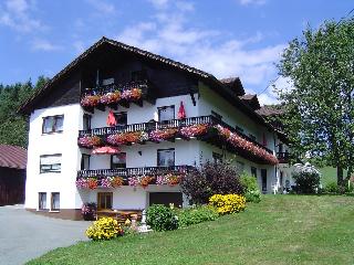 Ferienwohnungen Penzkofer ***** in Viechtach