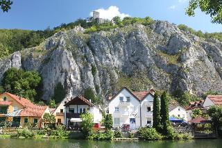 Cafe Altmühl, Ferienwohnungen Gästehaus Krimhilde direkt am Wasser in Essing